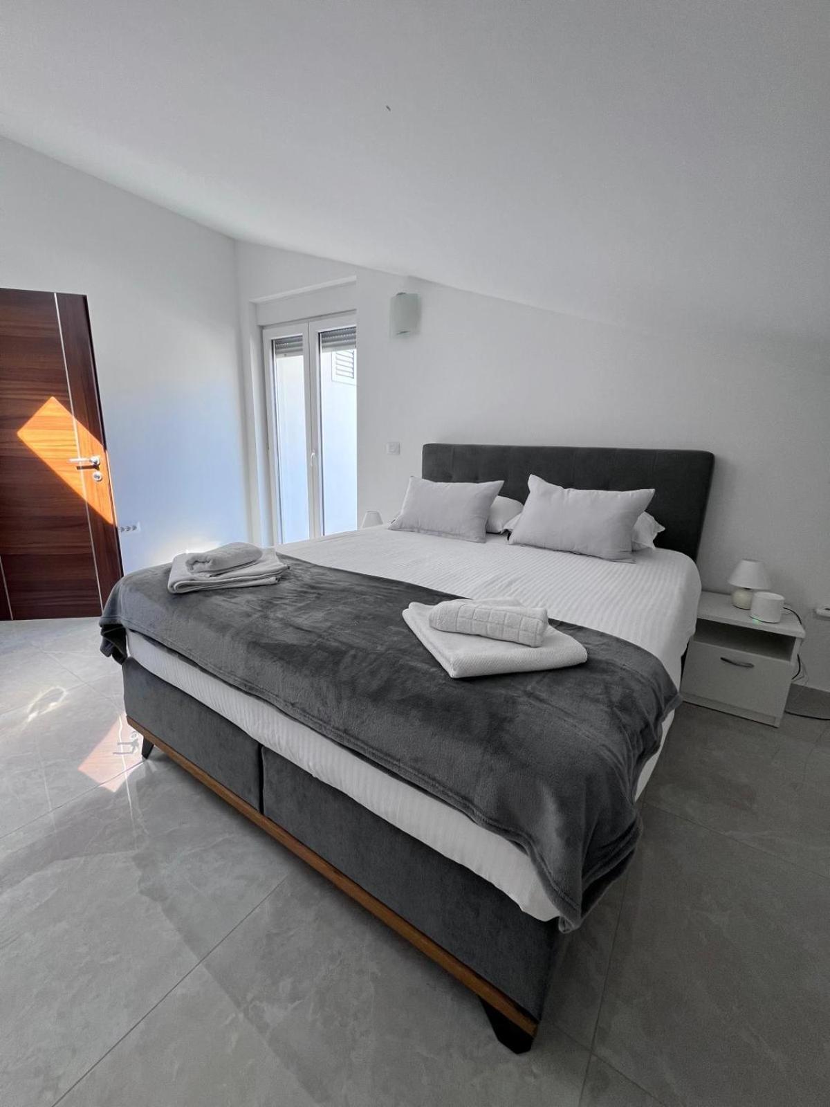 Seascape Deluxe Residence Pjescana Uvala Eksteriør bilde